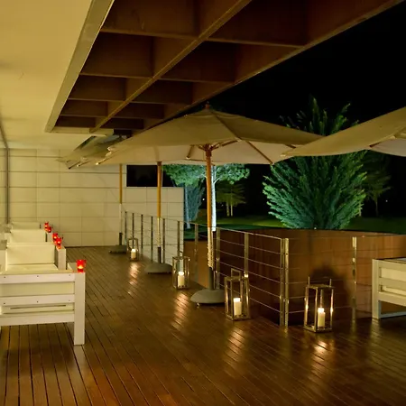 Prats Golf & 5* ييذا
